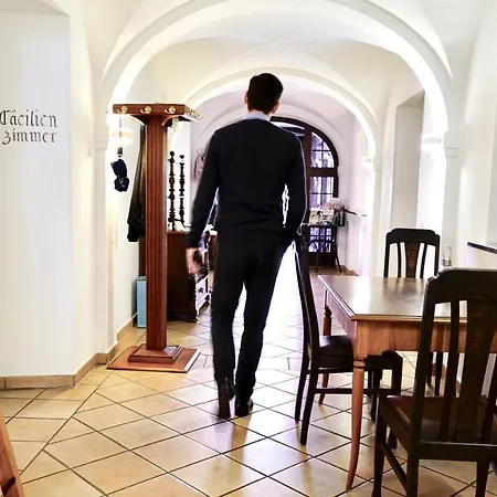 Hotel Alte Post 3*